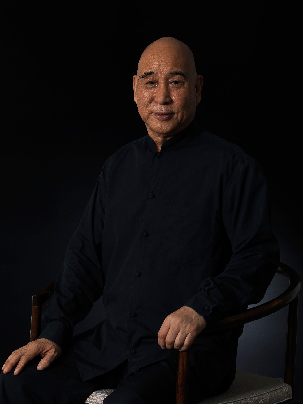 李巍