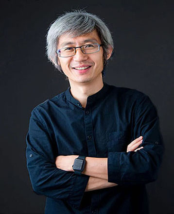 李亮